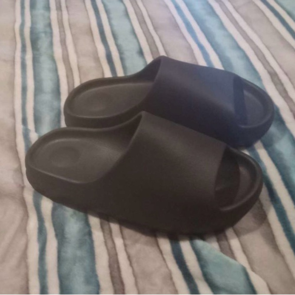 Brand New Yeezy Slides